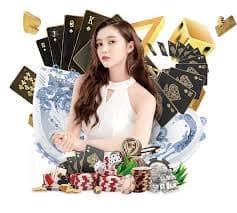 Myanmar ကစားသမားများ iChancy VIP Cashback နှင့် ဆုလာဘ်များ ရယူနေသည့်မြင်ကွင်း
